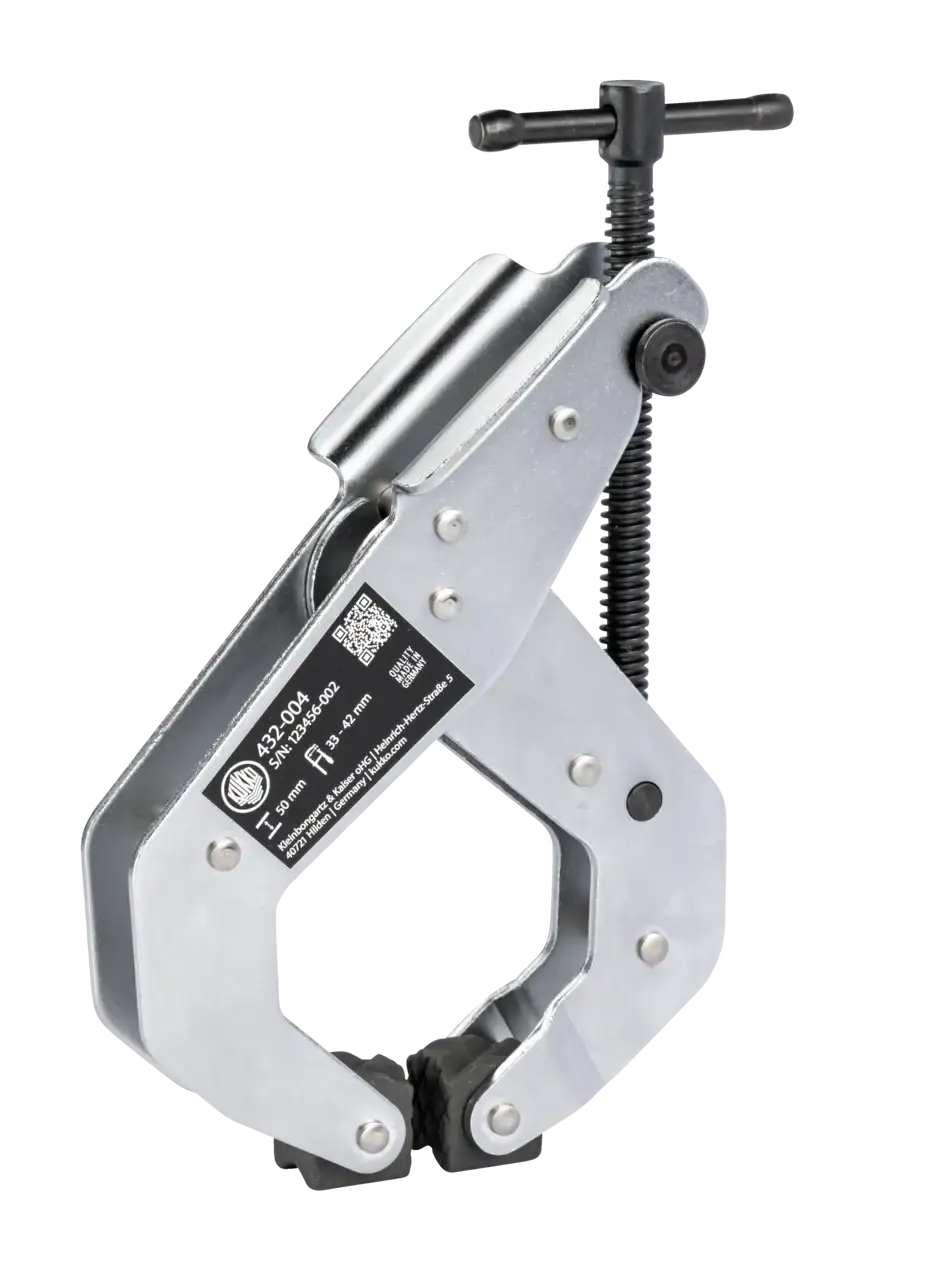 Heavy-duty steel beam clamp with screw handle for industrial lifting applications